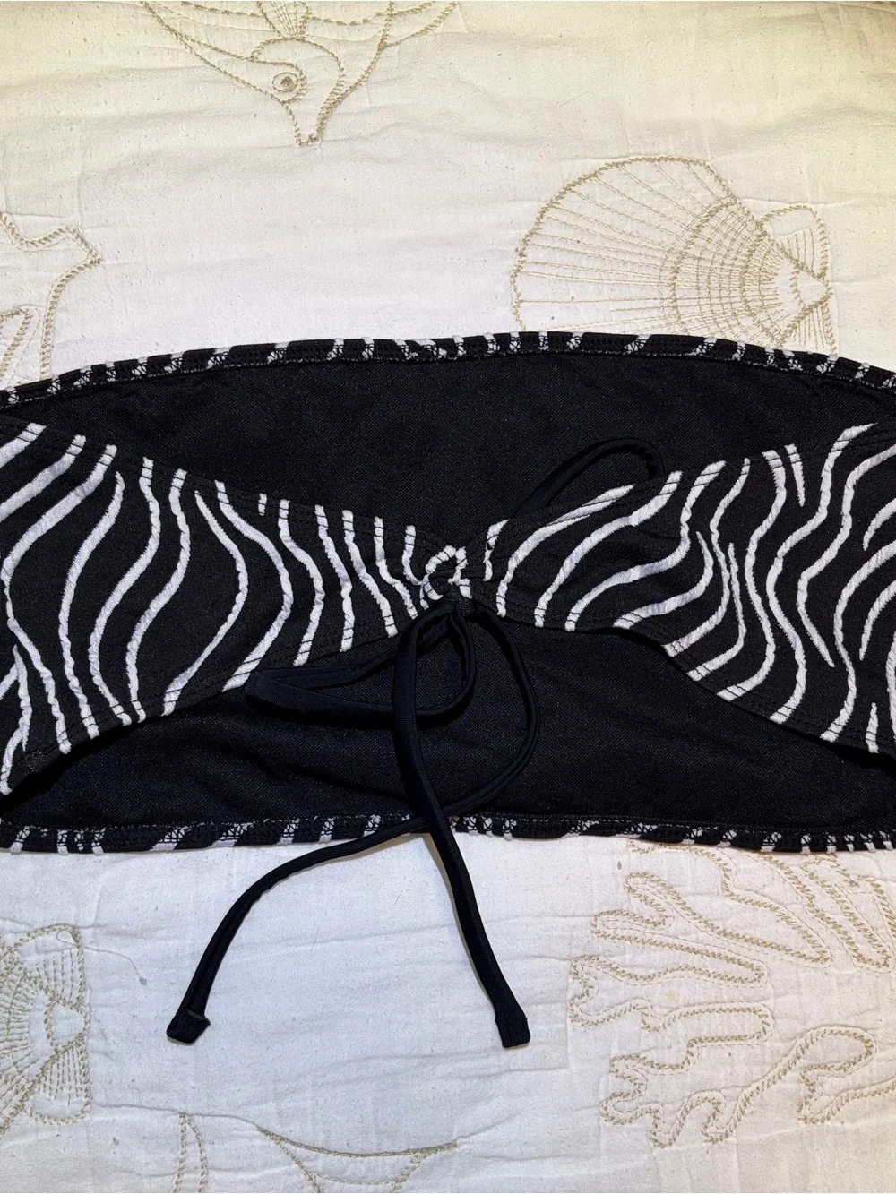 Black & White Zebra Print Strapless Bandeau Swimsuit Top Tie Back . Size Large